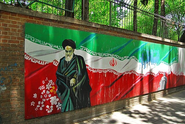 Guardian: Iranin hallinto on saattanut surmata kymmeniä tuhansia mielenosoittajia