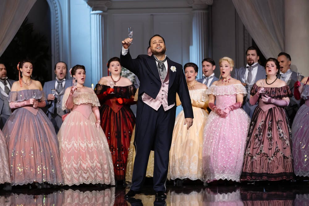 Ajan hammasta hyvin kestänyt La Traviata on tuotanto liki 40 vuoden takaa