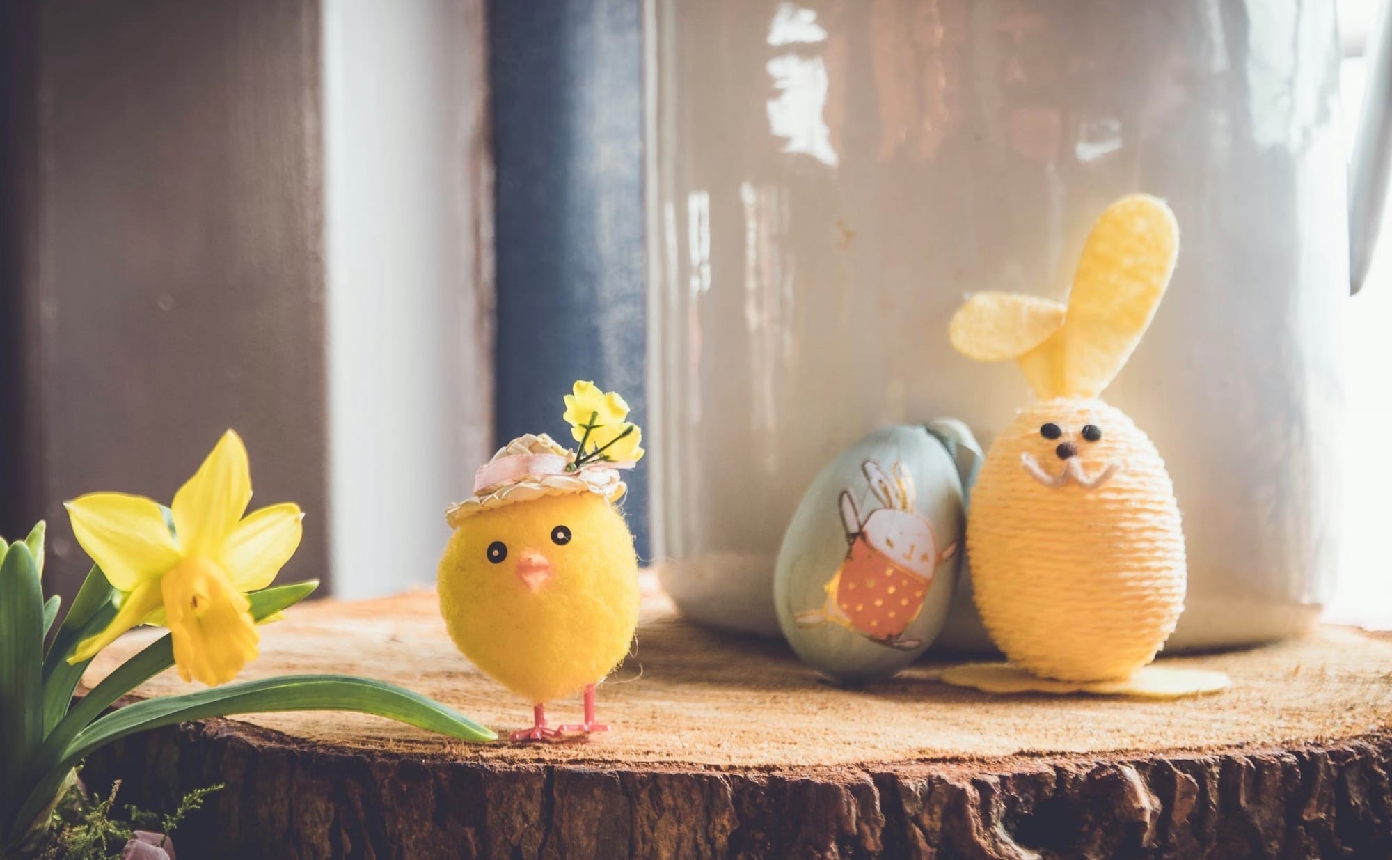 Pääsiäinen rakastaa eläimiä symboleina