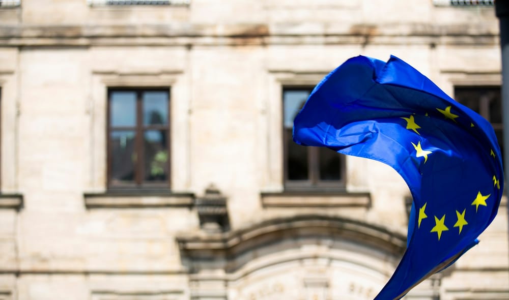 Eurobarometri: eurooppalaiset toivovat vahvempaa EU:ta post image