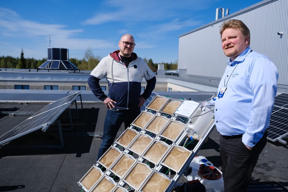 Vetyä tehdään auringonvalolla Oulun yliopiston katolla – aurinkovetyreaktorin prototyypin testit käynnistyivät post image