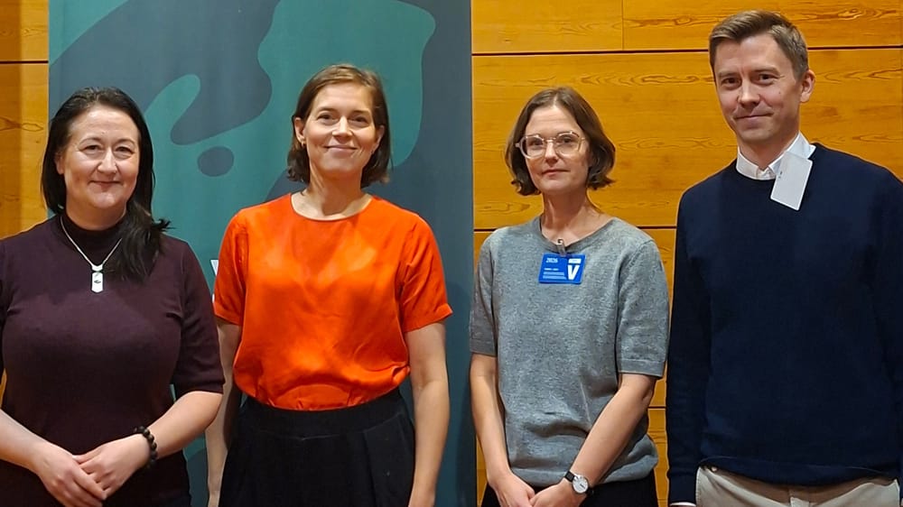 Vihreät esittää 14 keinoa tekoälyn riskien hallintaan: perustuloa, työajan lyhennystä, datakeskusehtoja ja tekoälyministeri post image