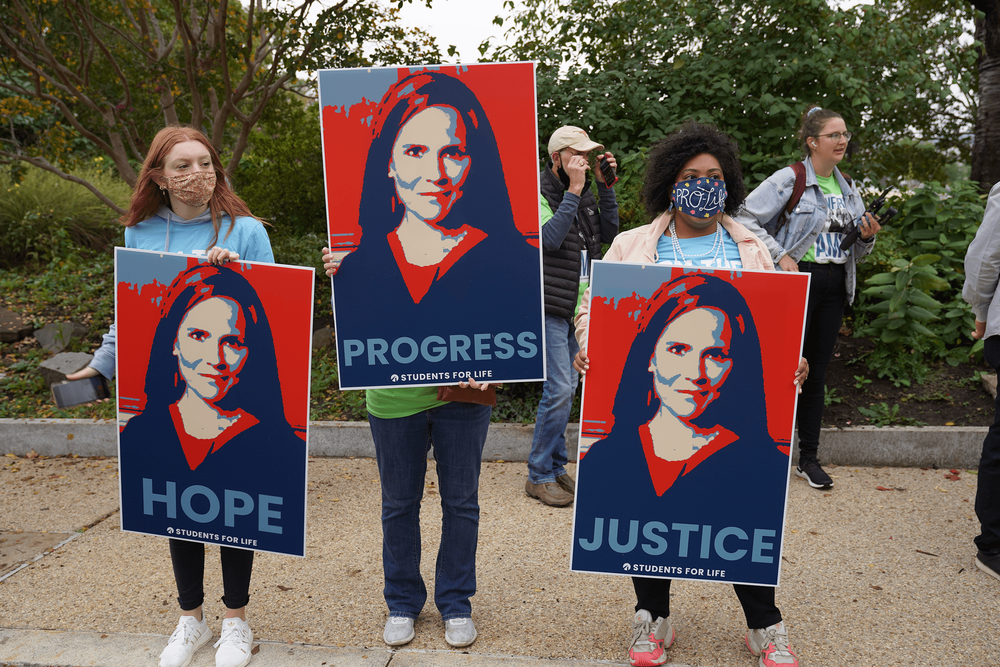 Yhdysvaltojen politiikka käy ylikierroksilla – Amy Coney Barrett nimitettiin korkeimpaan oikeuteen viikko ennen vaalipäivää post image